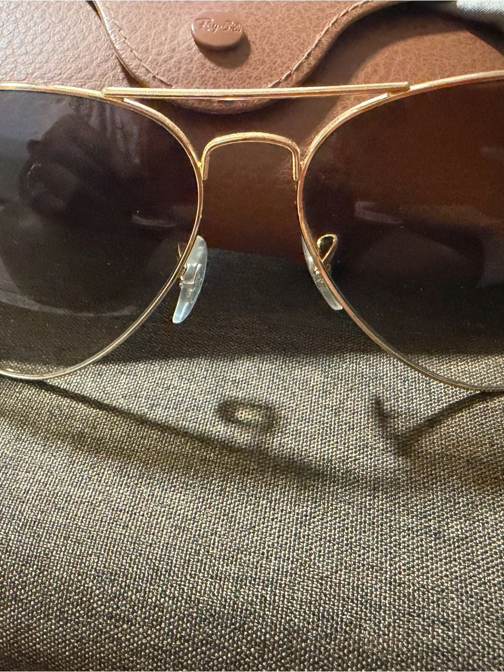 Ray-Ban Men’s Aviator Sunglasses in Gold with Brown Lenses
